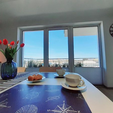 Apartament Kapitanski Mostek 17A Z Widokiem Na Port I Latarnie Morska Oraz Garazem Daire Kolobrzeg Dış mekan fotoğraf