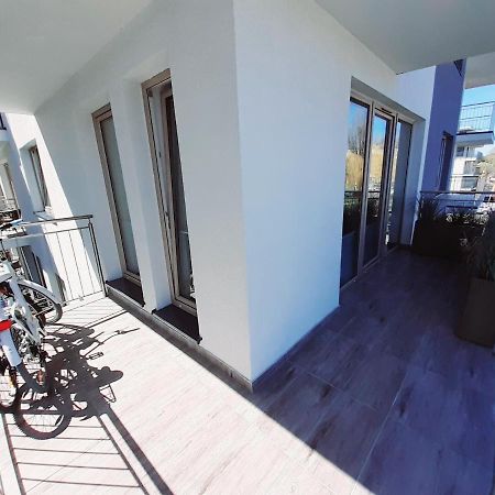 Apartament Kapitanski Mostek 17A Z Widokiem Na Port I Latarnie Morska Oraz Garazem Daire Kolobrzeg Dış mekan fotoğraf